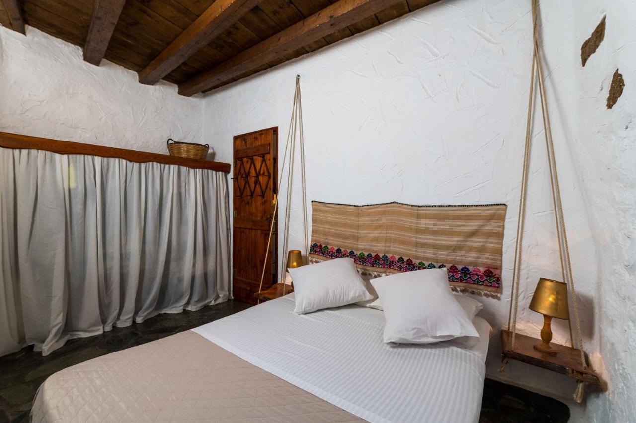 Natura Cottages Makrýgialos エクステリア 写真