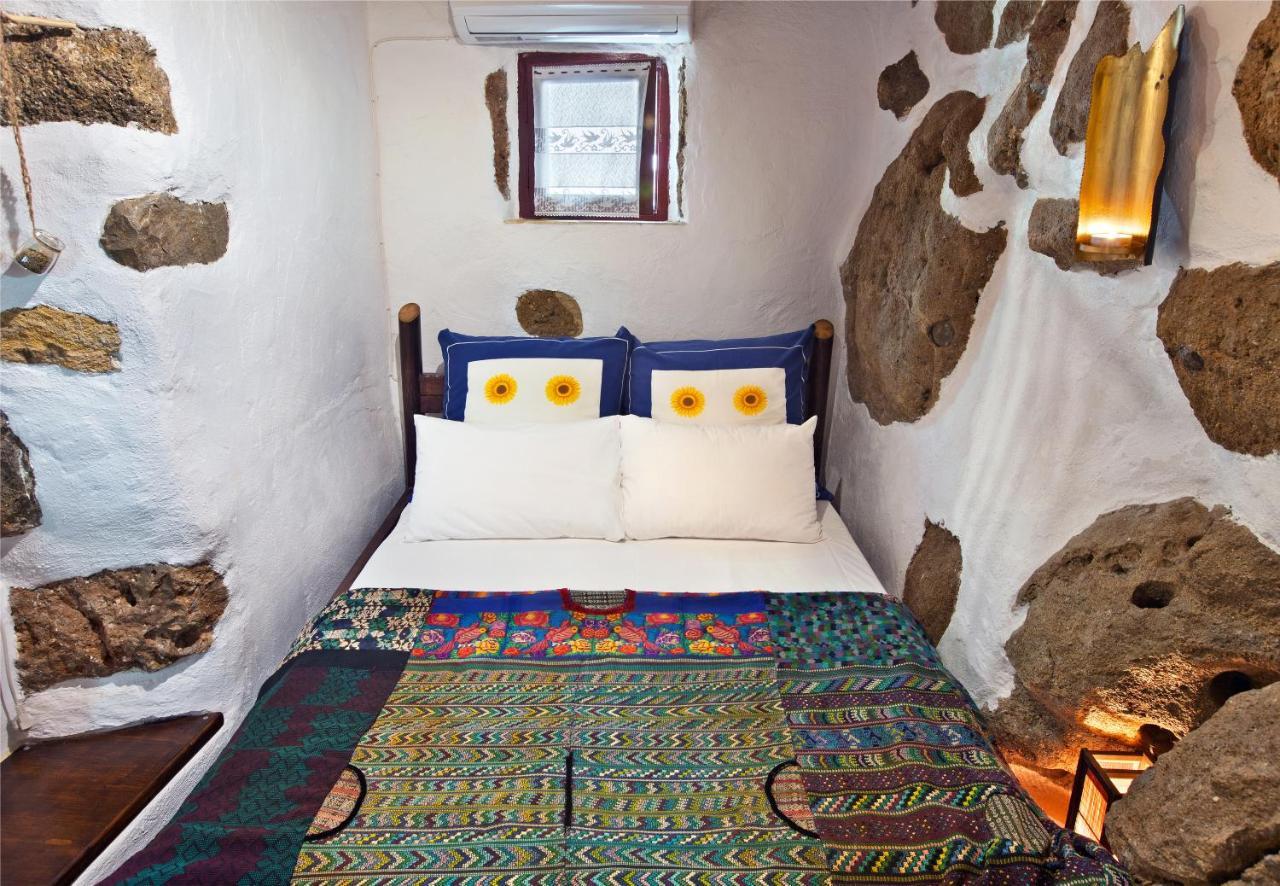Natura Cottages Makrýgialos エクステリア 写真