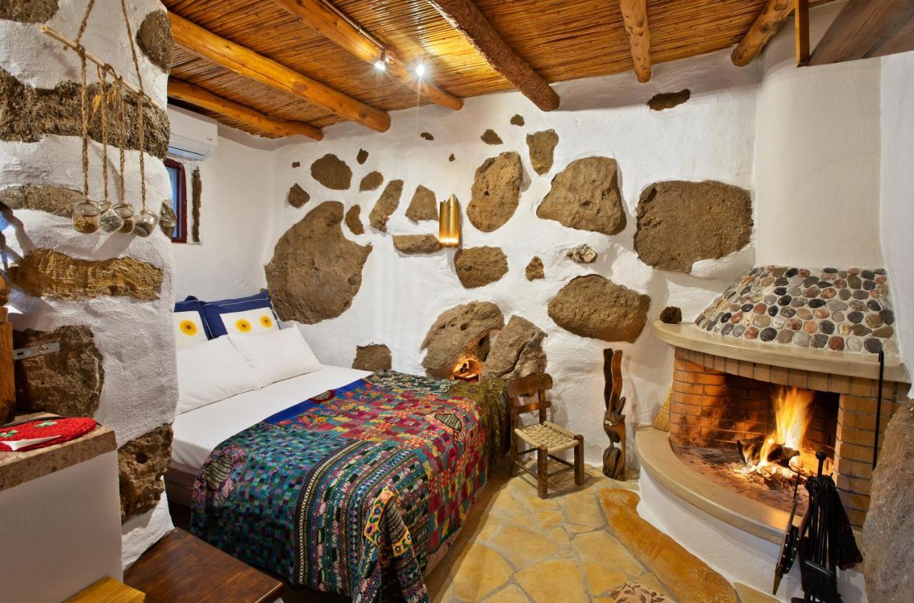 Natura Cottages Makrýgialos エクステリア 写真