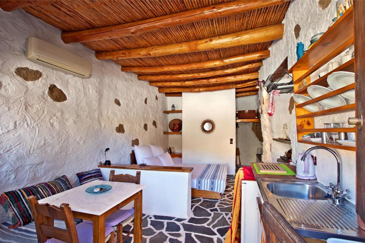 Natura Cottages Makrýgialos エクステリア 写真