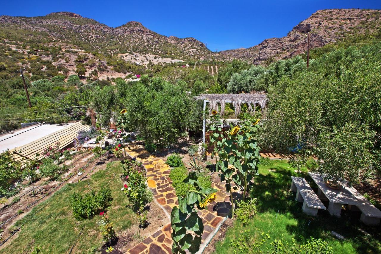 Natura Cottages Makrýgialos エクステリア 写真