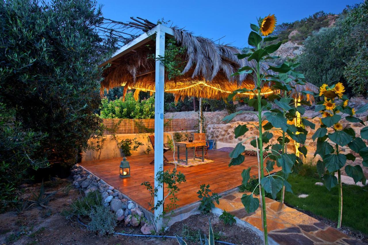 Natura Cottages Makrýgialos エクステリア 写真
