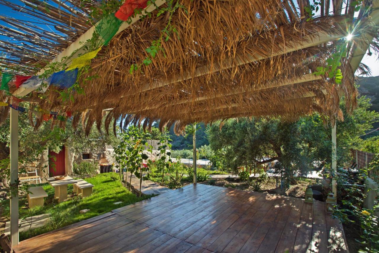 Natura Cottages Makrýgialos エクステリア 写真