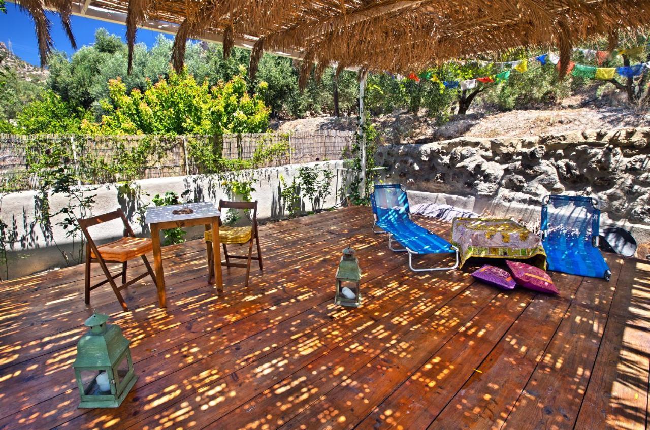 Natura Cottages Makrýgialos エクステリア 写真