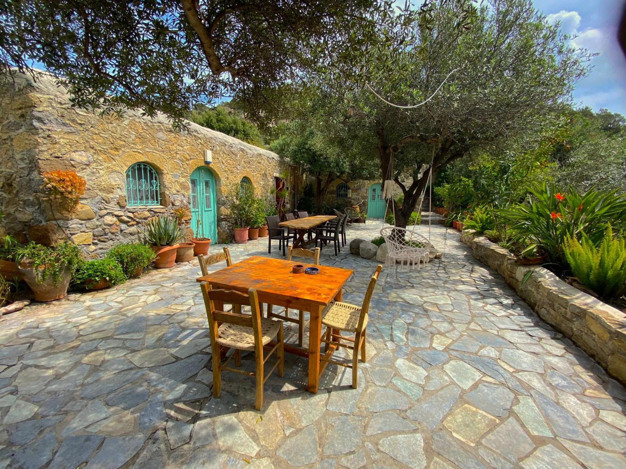 Natura Cottages Makrýgialos エクステリア 写真