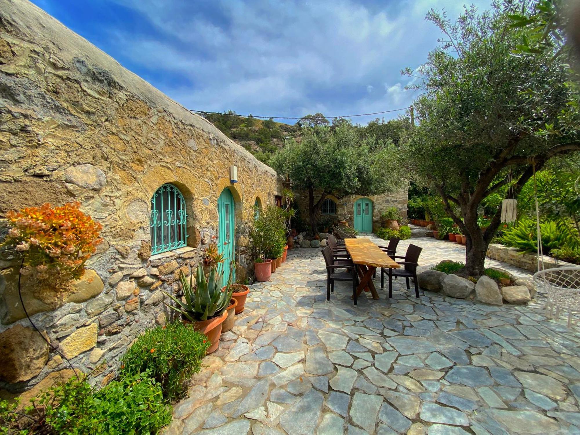 Natura Cottages Makrýgialos エクステリア 写真