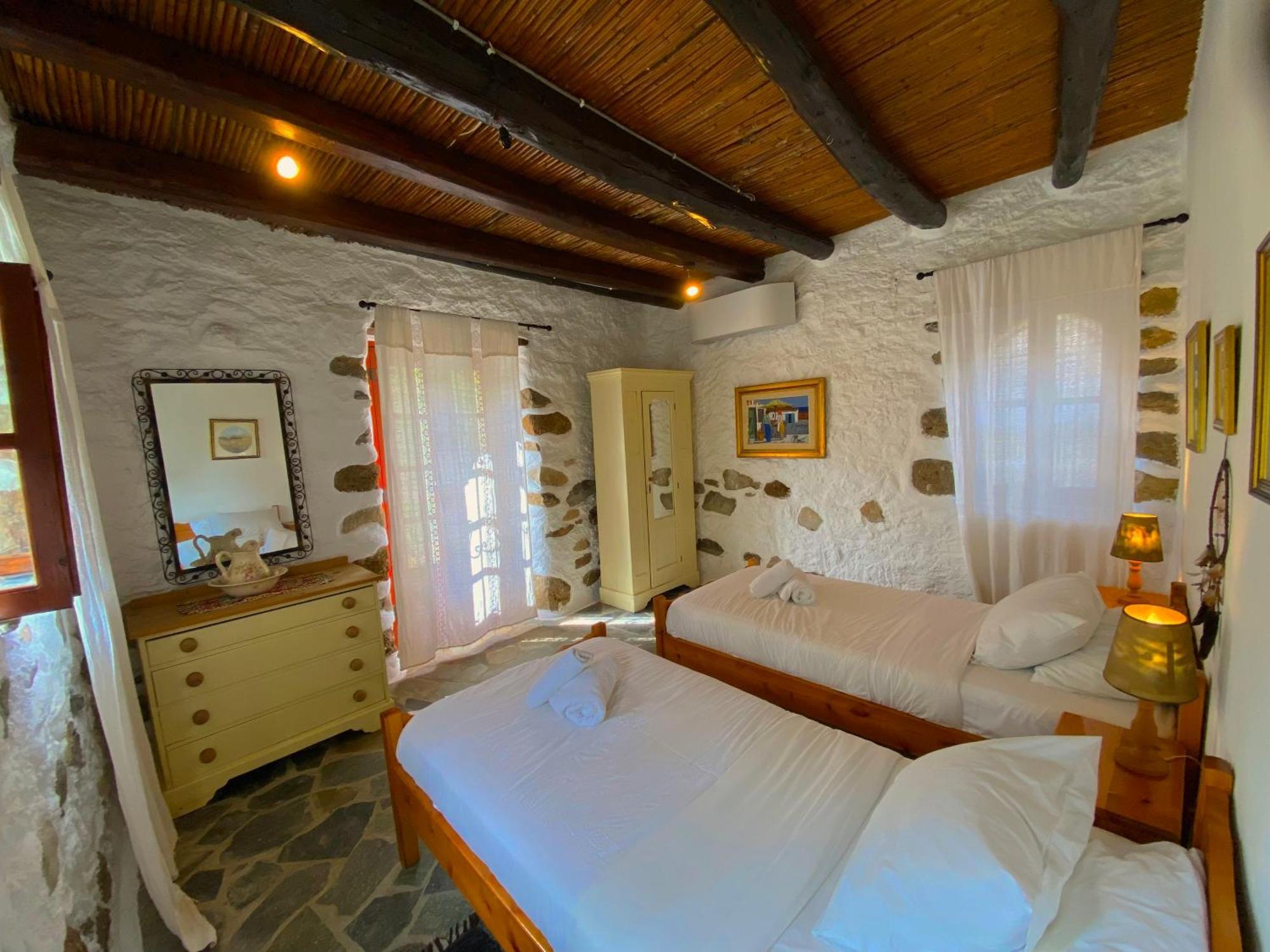 Natura Cottages Makrýgialos エクステリア 写真